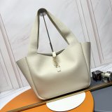 Best Yves Saint Laurent Le 5 A 7 Bea Bag 763435